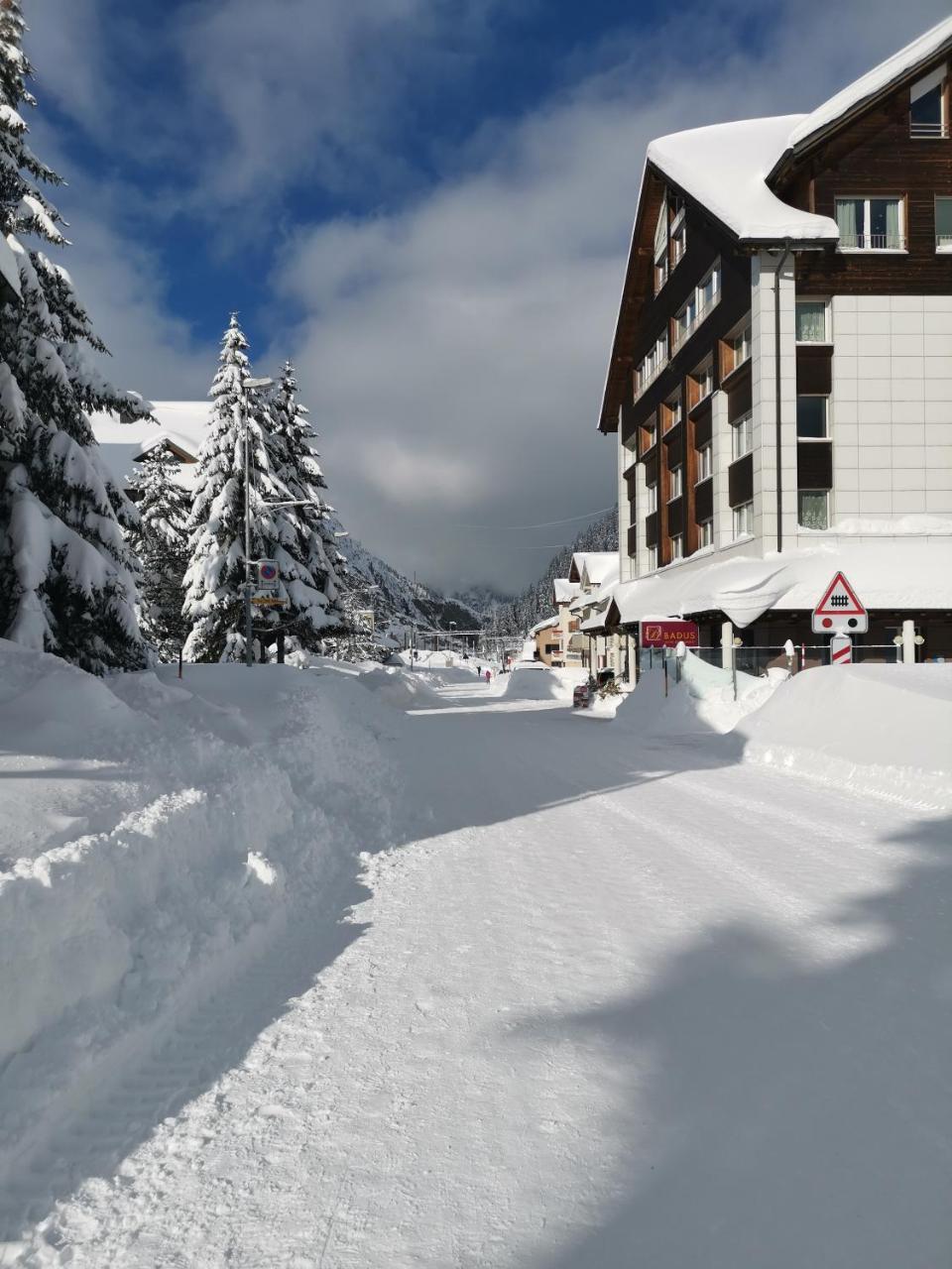 Hotel Piz Badus Andermatt Exteriör bild